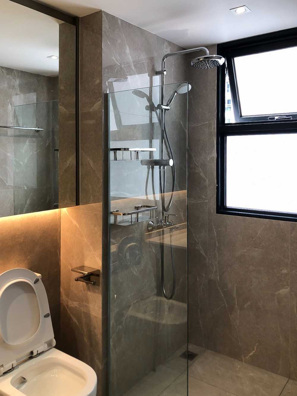 Modern Bathroom with Mirror and Shower Screen