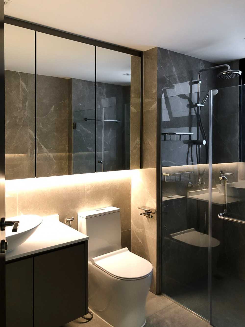 Modern Bathroom with Mirror and Shower Screen