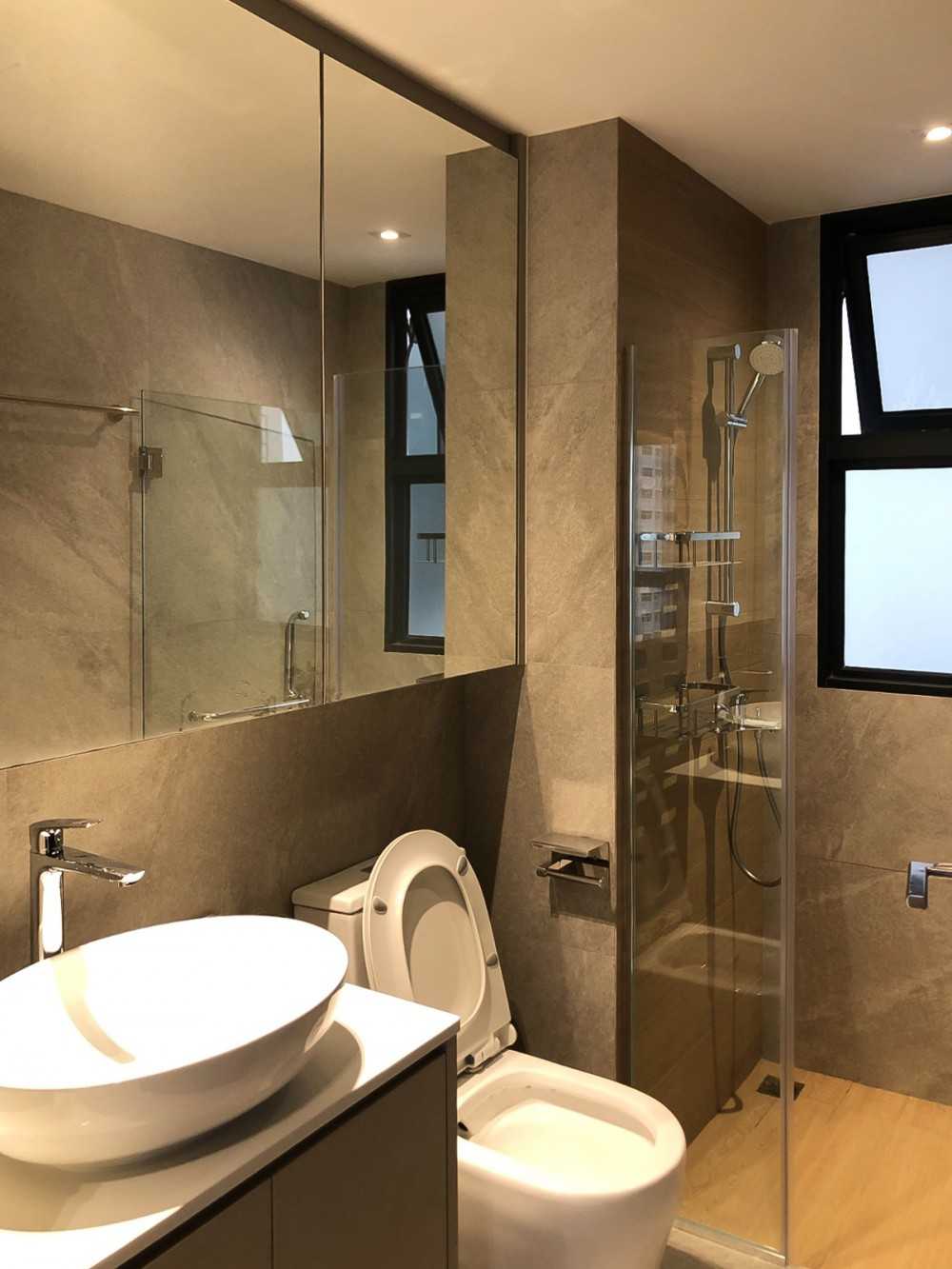 Modern Bathroom with Mirror and Shower Screen