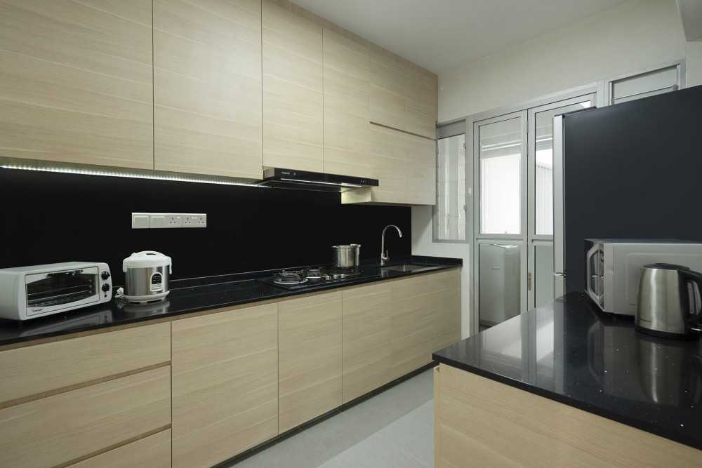 Scandinavian Kitchen with Countertop and Homogeneous Tiles