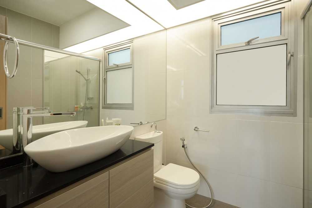 Scandinavian Bathroom with Countertop and Mirror
