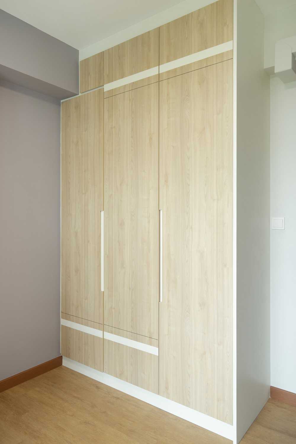 Scandinavian Bedroom with Vinyl Flooring and Wardrobe