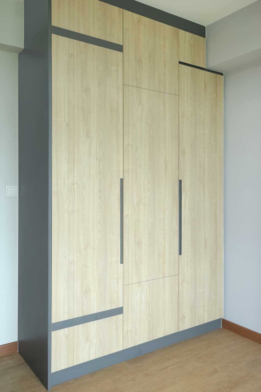 Scandinavian Bedroom with Vinyl Flooring and Wardrobe