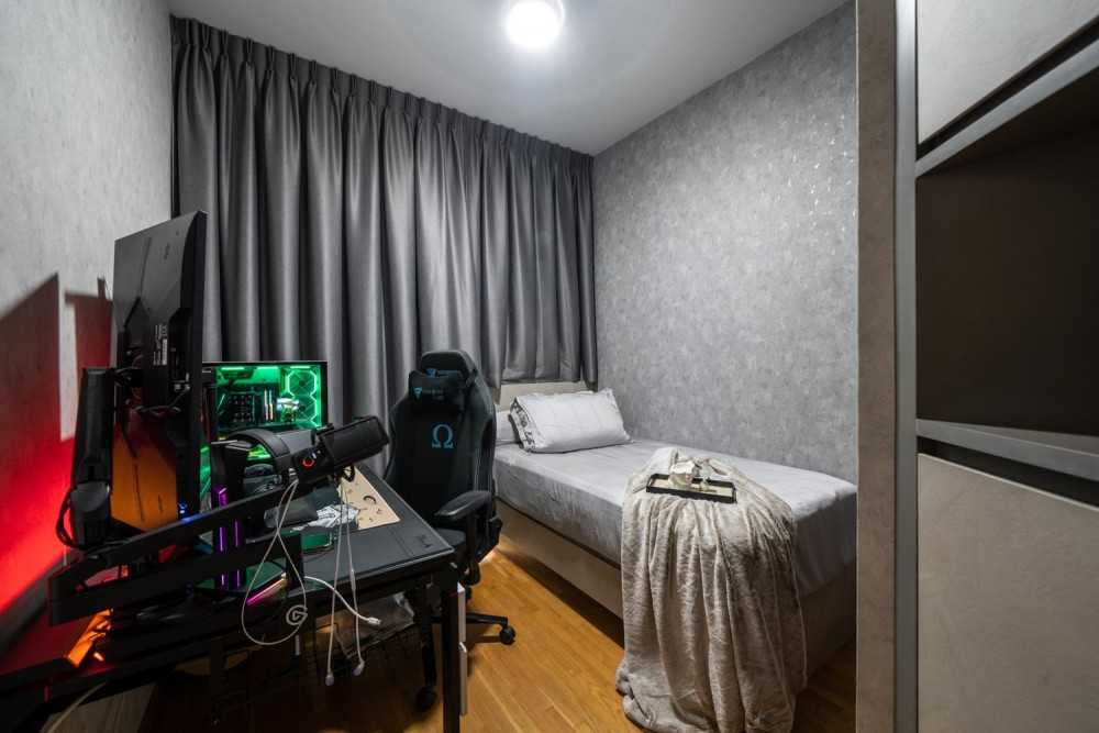 Modern Bedroom with Vinyl Flooring and Artwork