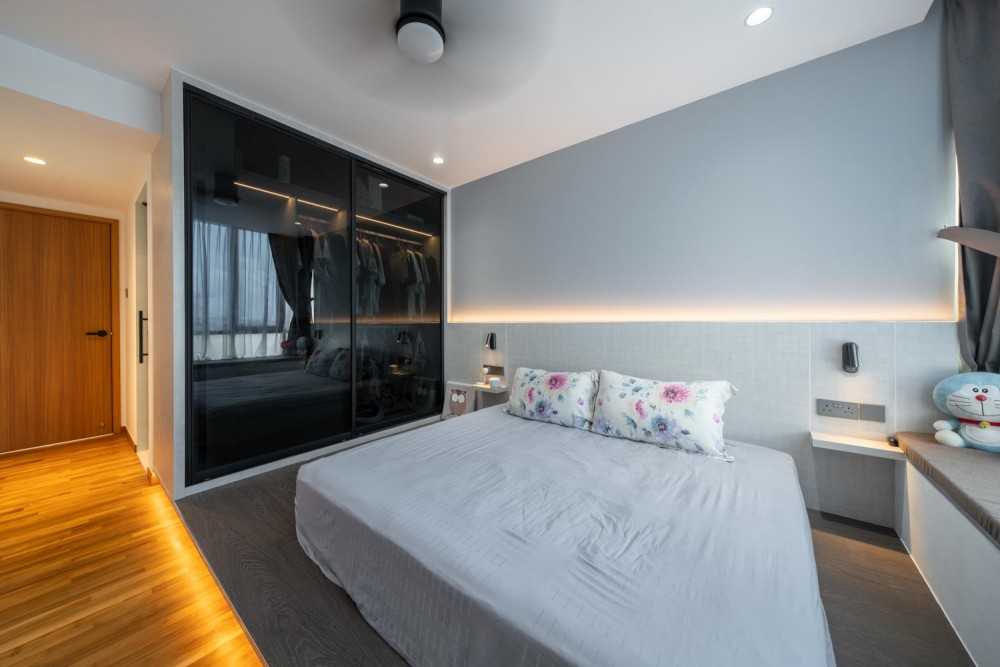 Modern Bedroom with Wardrobe and Sliding Wardrobe