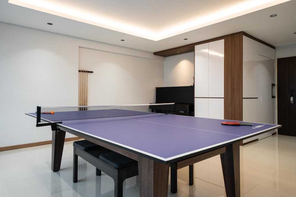 Modern Living Room with Homogeneous Tiles and TV Console