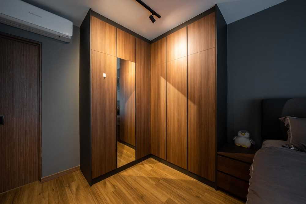 Modern Bedroom with Vinyl Flooring and Wardrobe