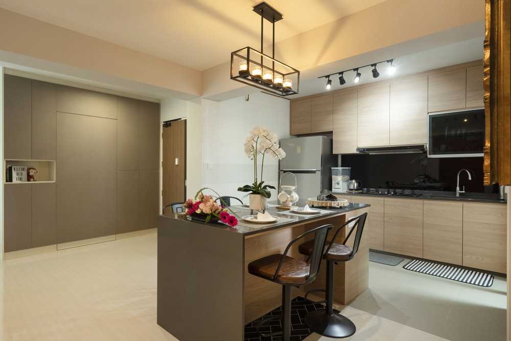Contemporary Kitchen with Countertop and Homogeneous Tiles