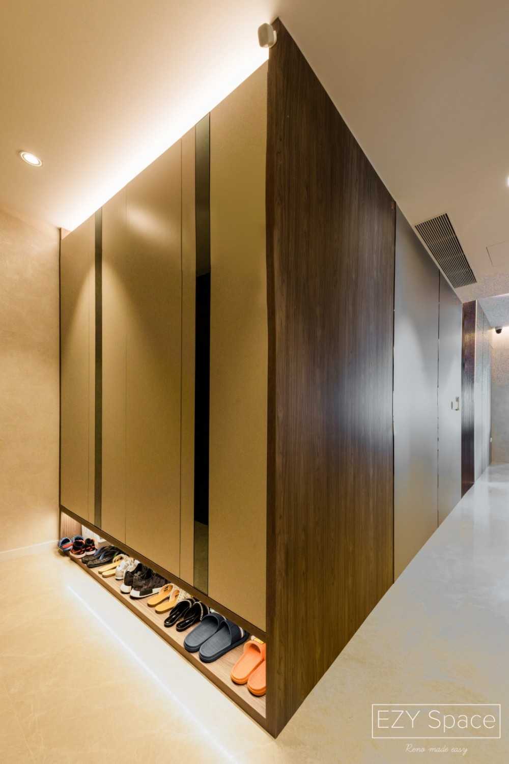 Modern Foyer with Mirror and Shoe Cabinets