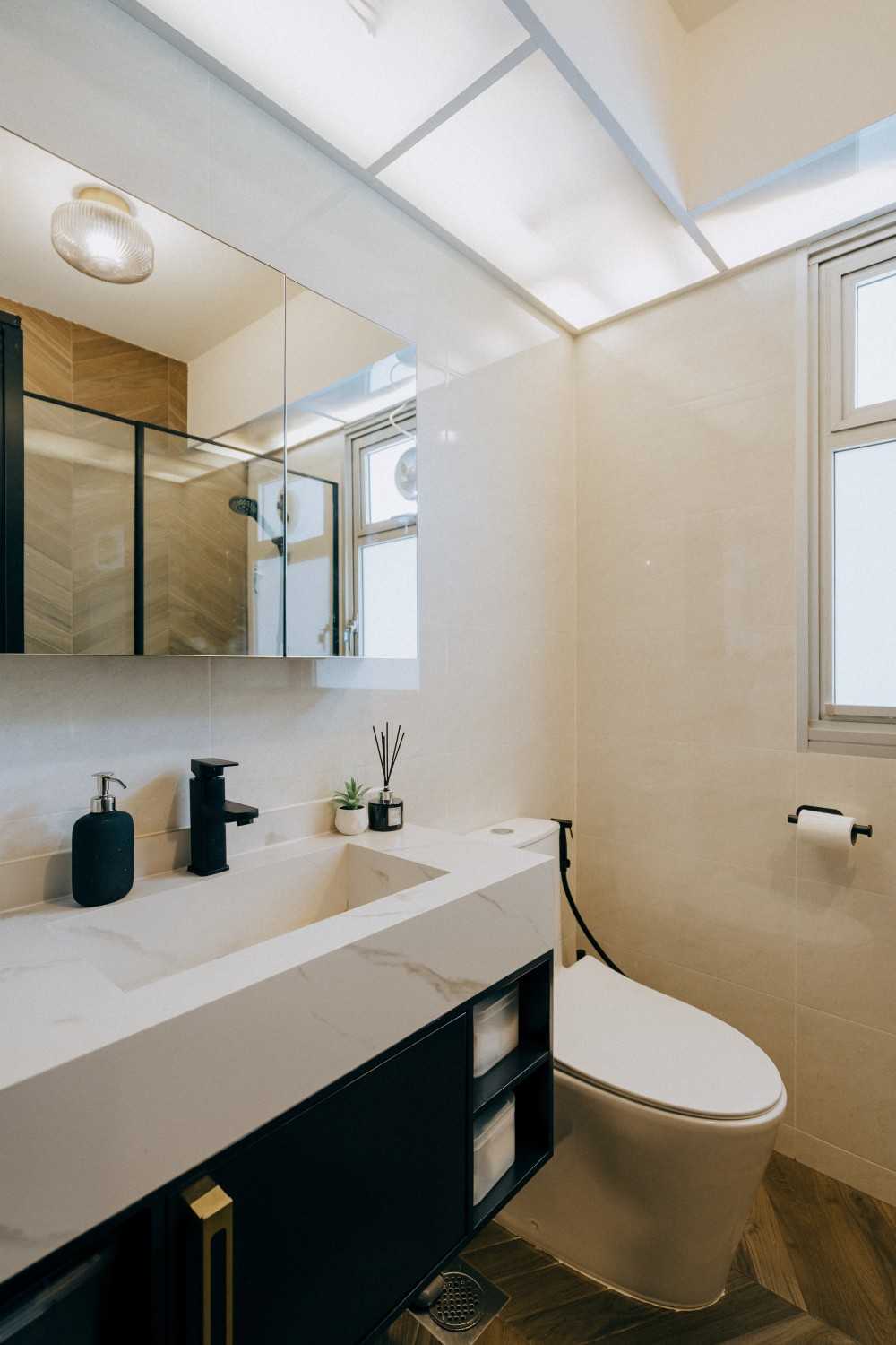Country Bathroom with Countertop and Homogeneous Tiles