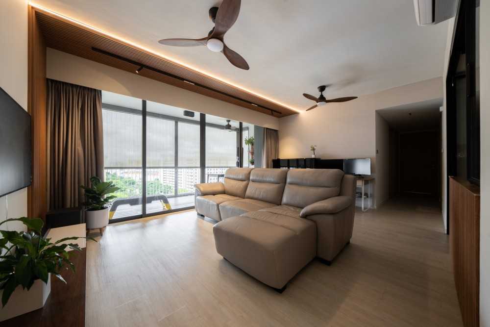 Modern Living Room with Sofa and TV
