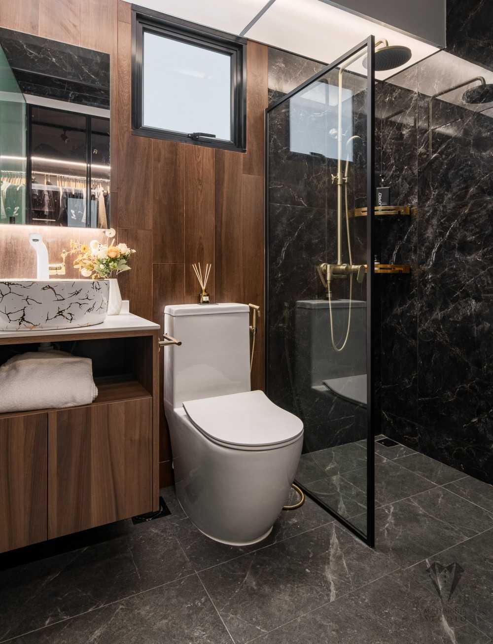Contemporary Bathroom with Countertop and Homogeneous Tiles