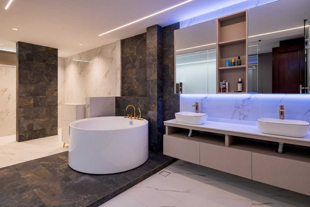 Contemporary Bathroom with Countertop and Homogeneous Tiles