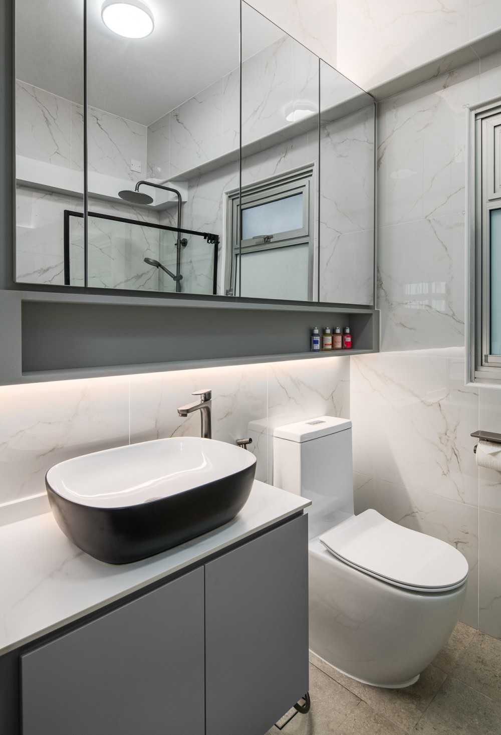 Scandinavian Bathroom with Countertop and Homogeneous Tiles