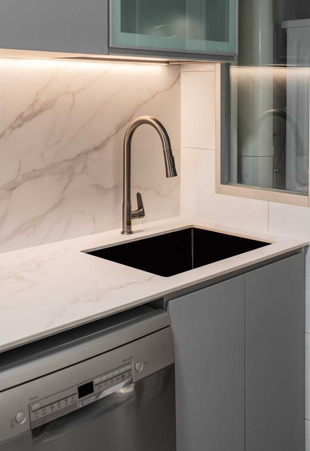 Scandinavian Kitchen with Countertop and Homogeneous Tiles