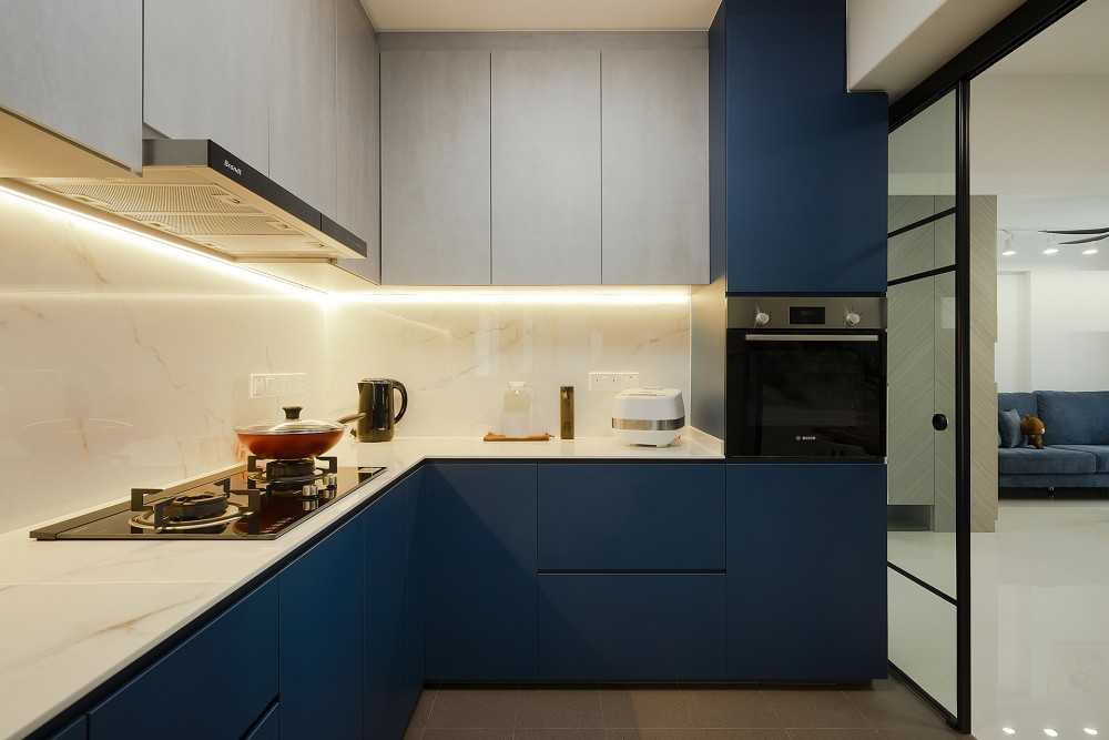 Contemporary Kitchen with Countertop and Open Kitchen