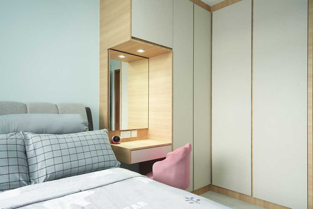 Contemporary Bedroom with Homogeneous Tiles and Downlights