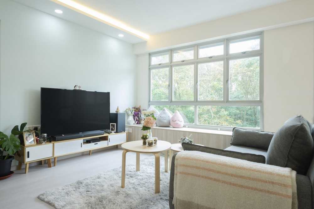 Contemporary Living Room with Settee and Vinyl Flooring