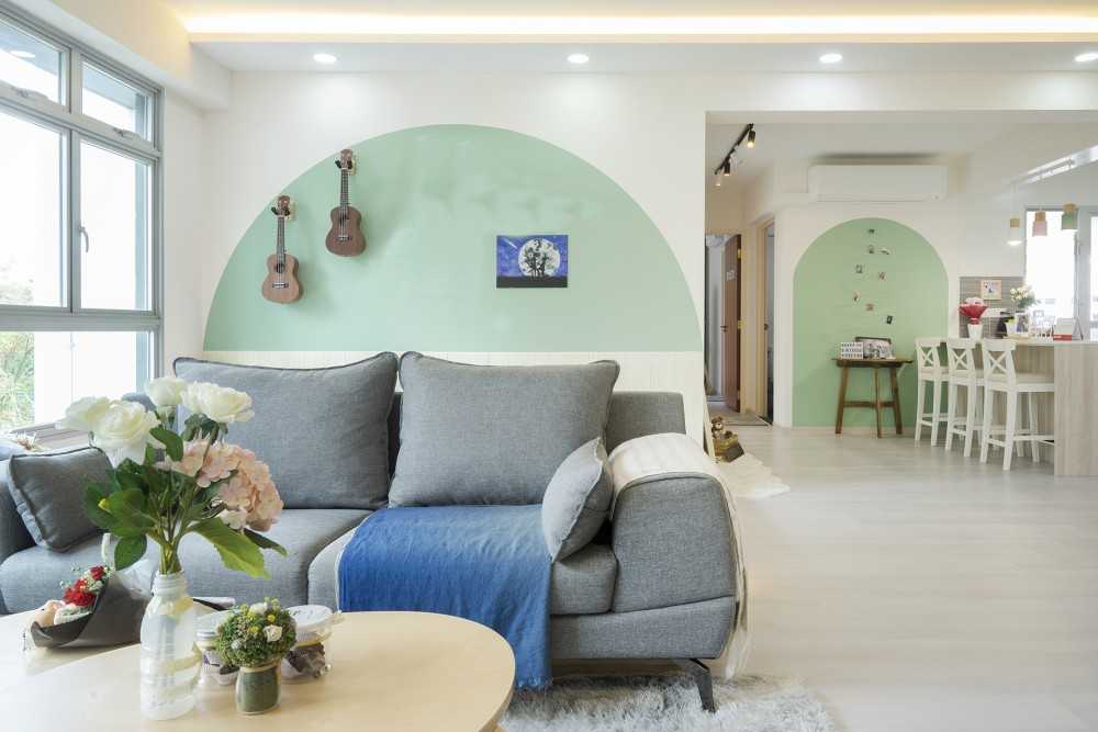 Contemporary Living Room with Vinyl Flooring and Cove Lighting