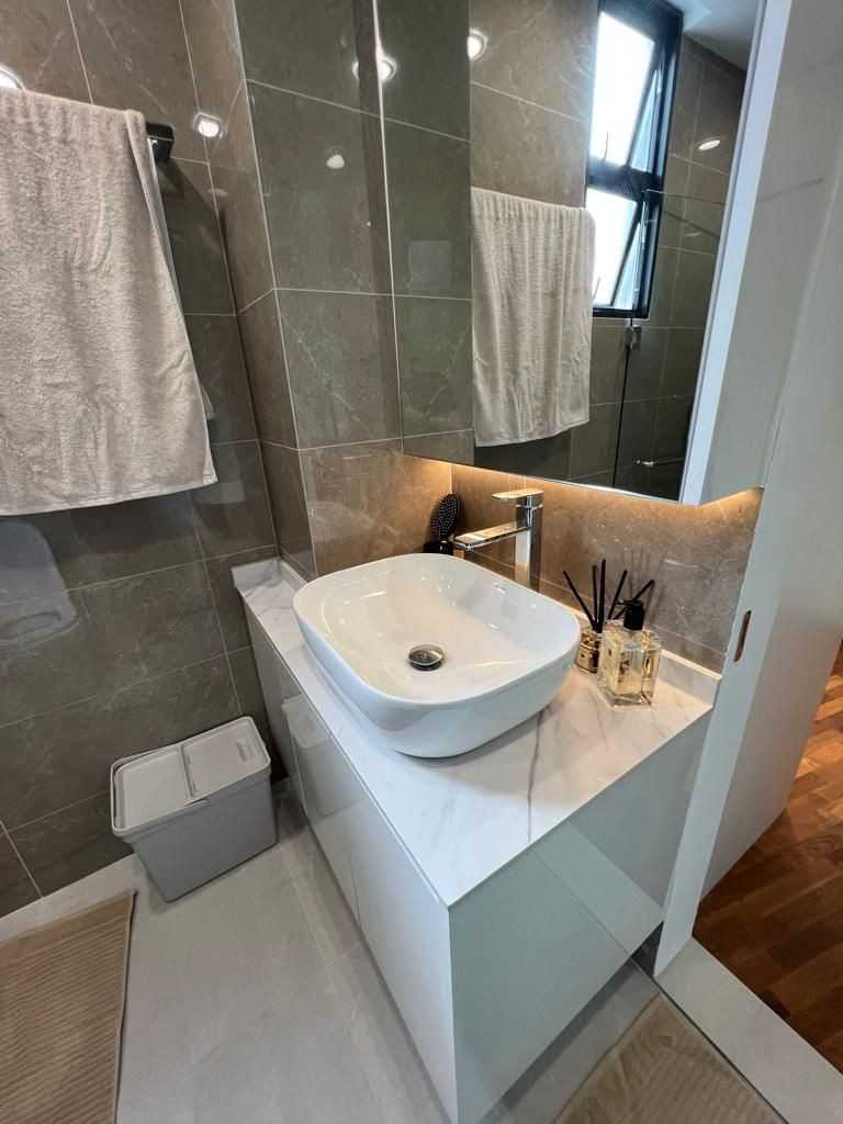 Scandinavian Bathroom with Mirror and Bathroom Storage