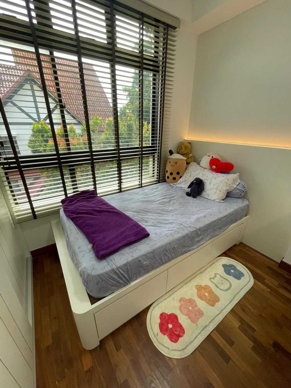 Scandinavian Bedroom with Built-in Bed and Window Grille