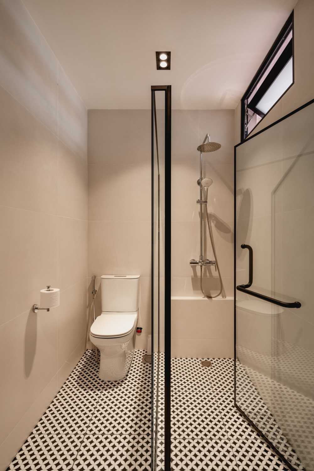 Scandinavian Bathroom with Shower Screen and Rainshower