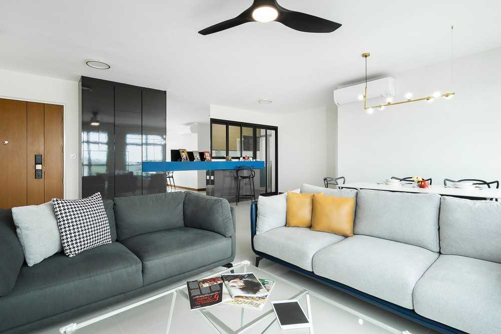 Contemporary Living Room with Countertop and Sofa