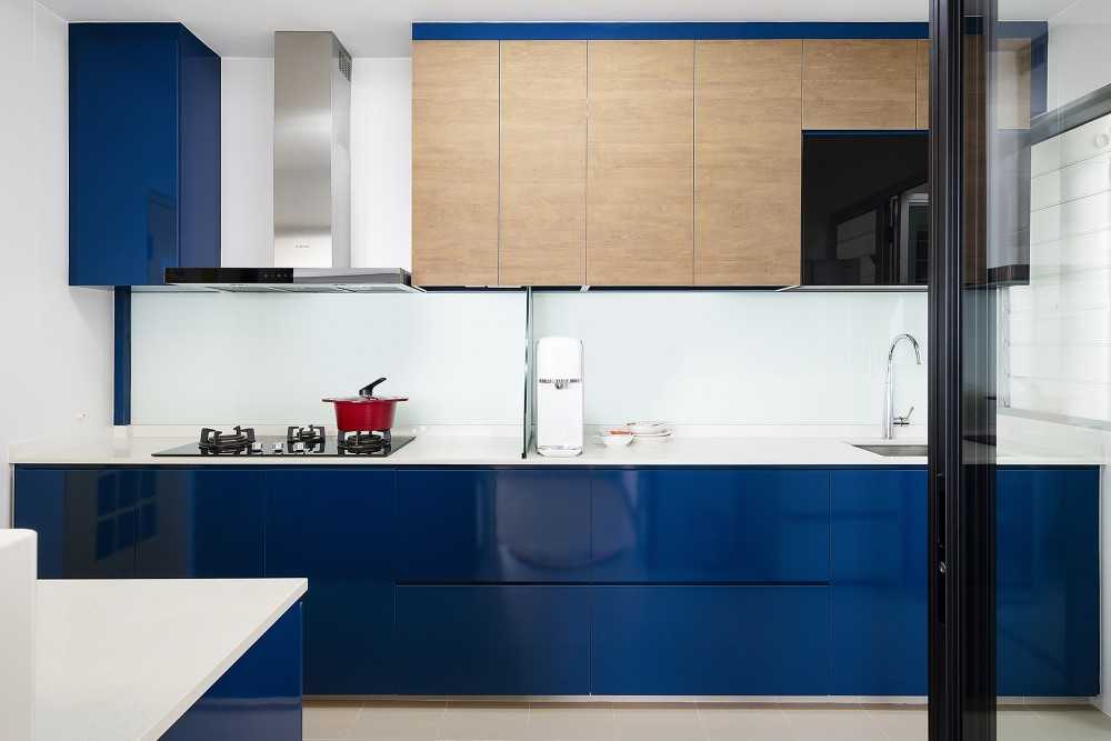 Contemporary Kitchen with Countertop and Kitchen Window