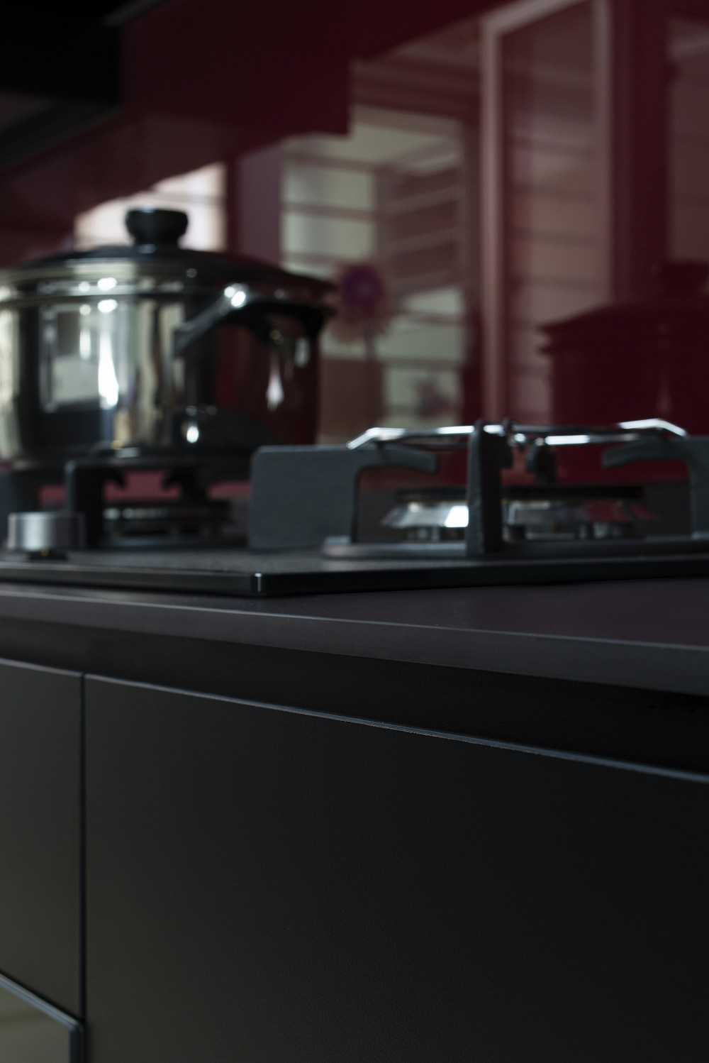 Contemporary Kitchen with Countertop and Open Kitchen