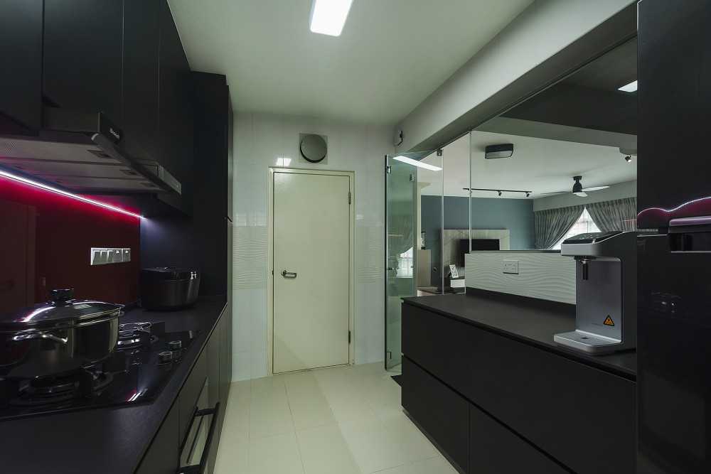 Contemporary Kitchen with Countertop and Open Kitchen