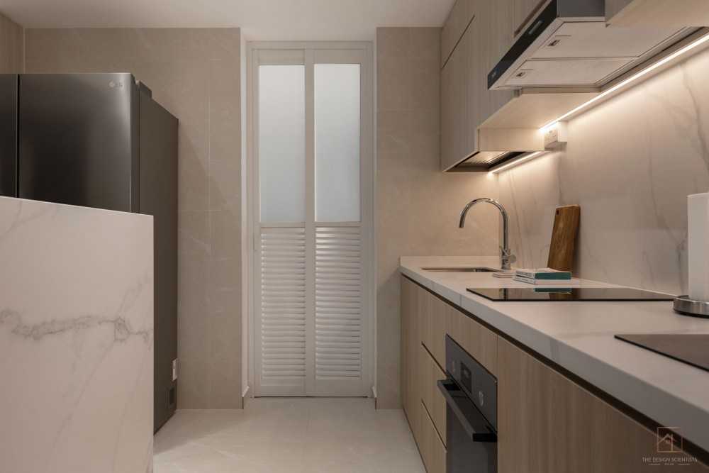 Contemporary Kitchen with Open Kitchen and Kitchen Backsplash