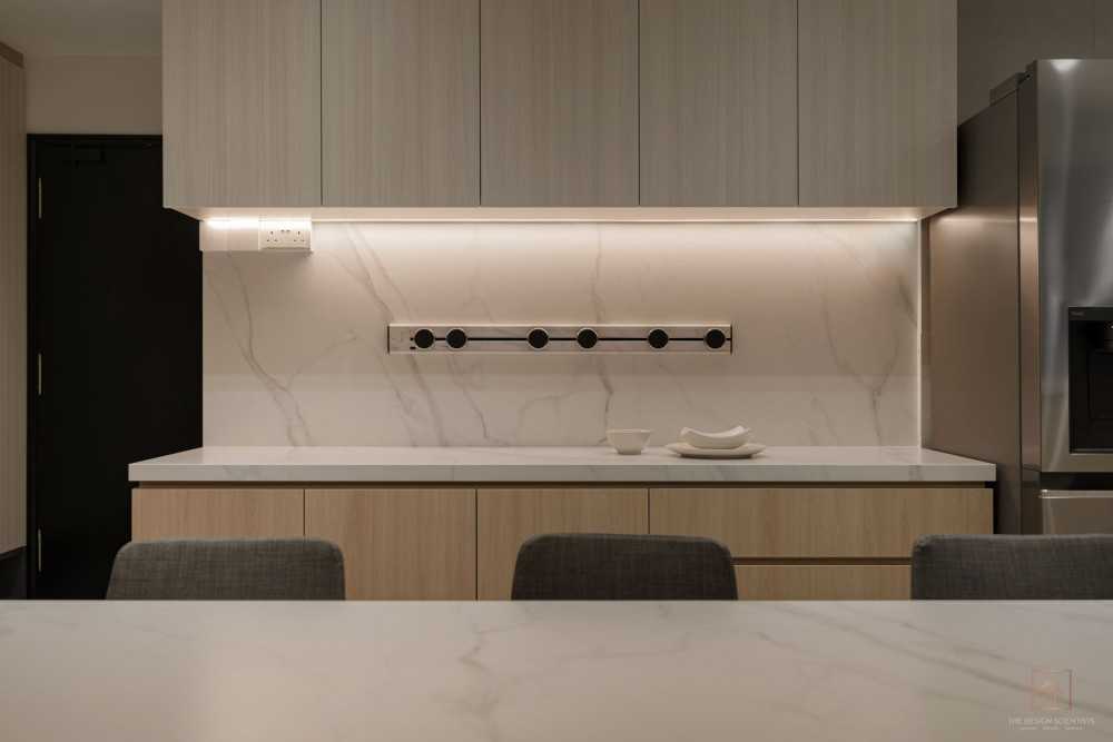 Contemporary Kitchen with Countertop and Kitchen Island