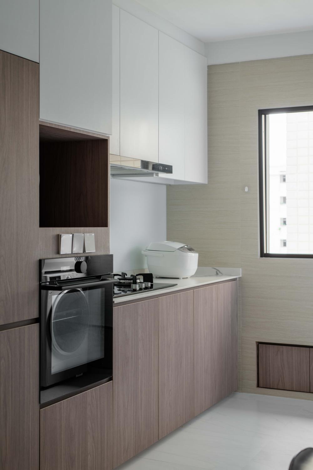 Minimalist Kitchen with Countertop and Kitchen Backsplash
