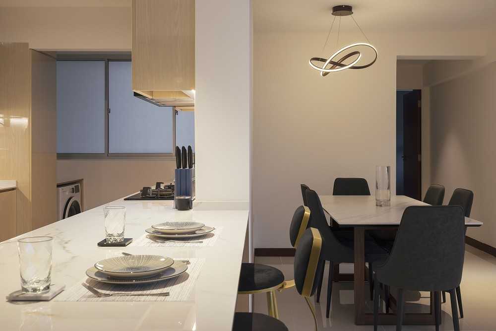 Contemporary Kitchen with Countertop and Kitchen Island