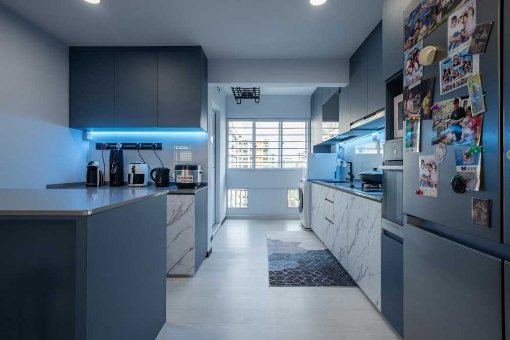 Contemporary Kitchen with Vinyl Flooring and Herringbone Tiling