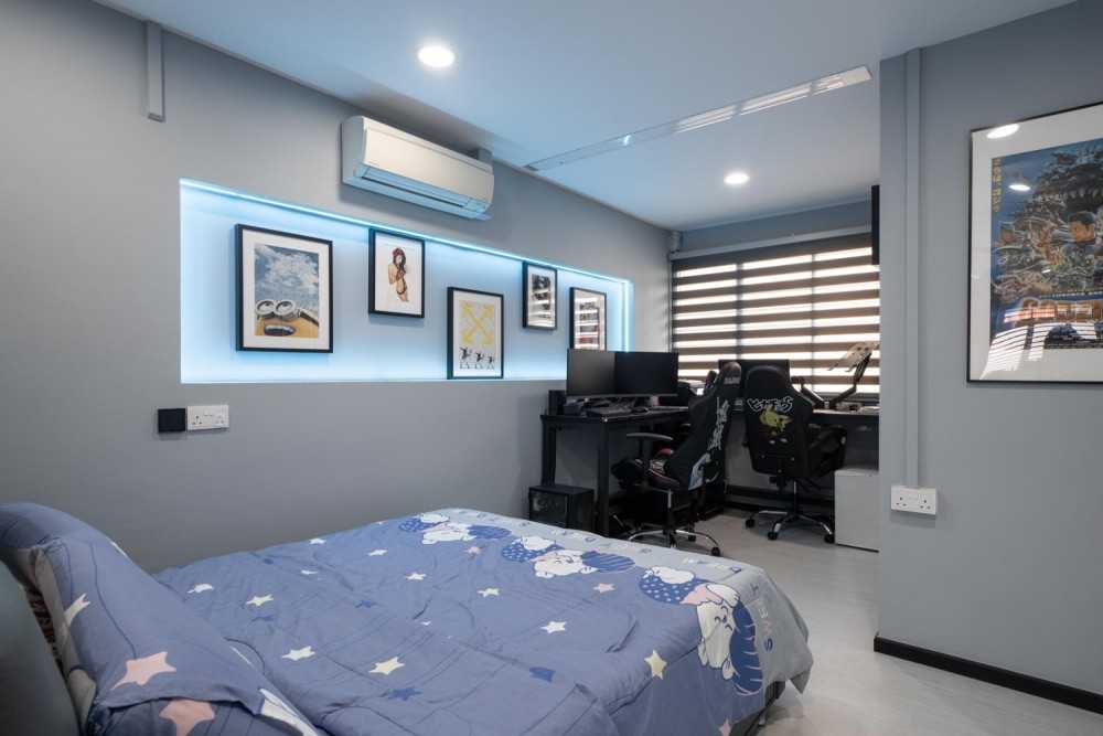 Contemporary Bedroom with Vinyl Flooring and Wardrobe
