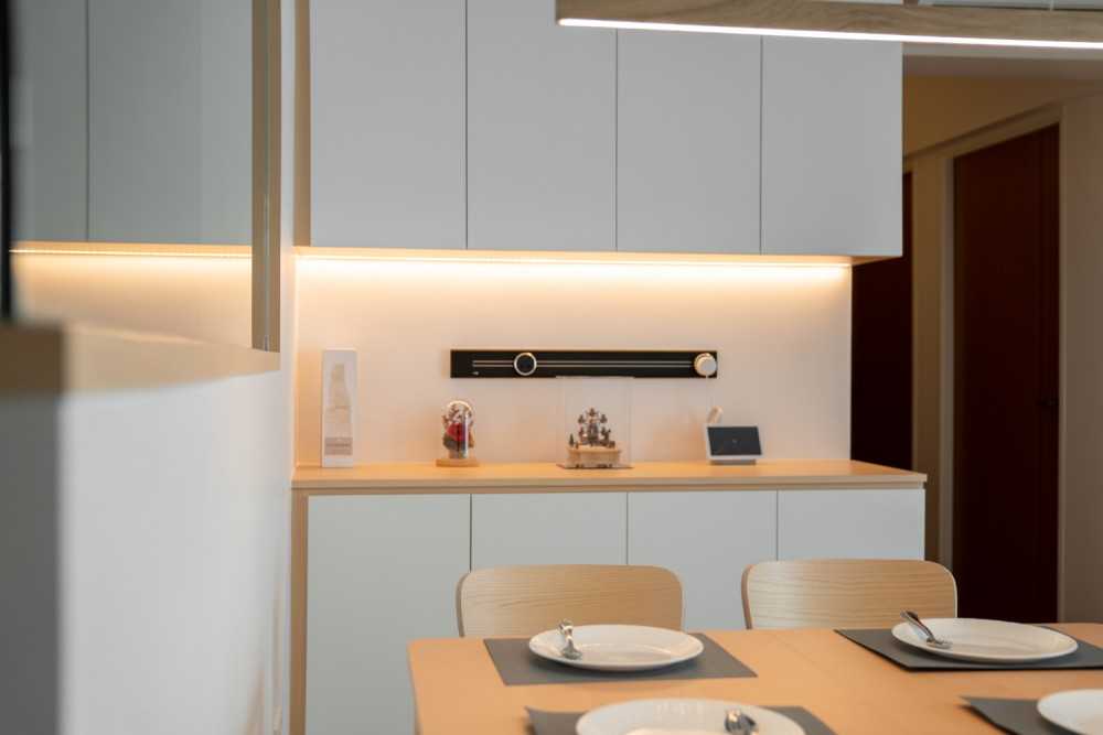 Minimalist Dining Room with Drop Light and Cove Lighting