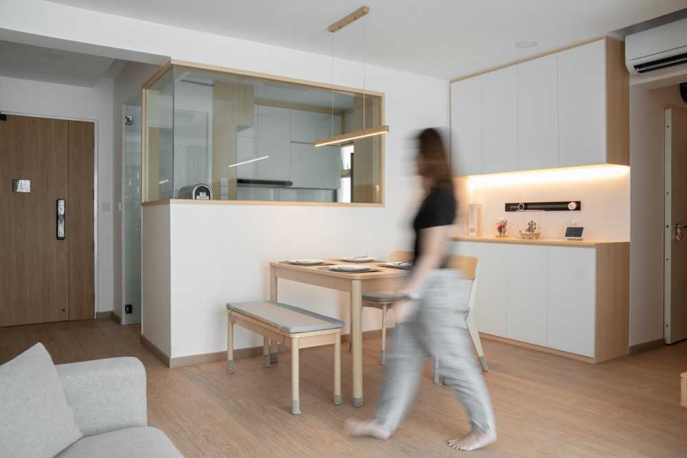 Minimalist Dining Room with Drop Light and Dining Table