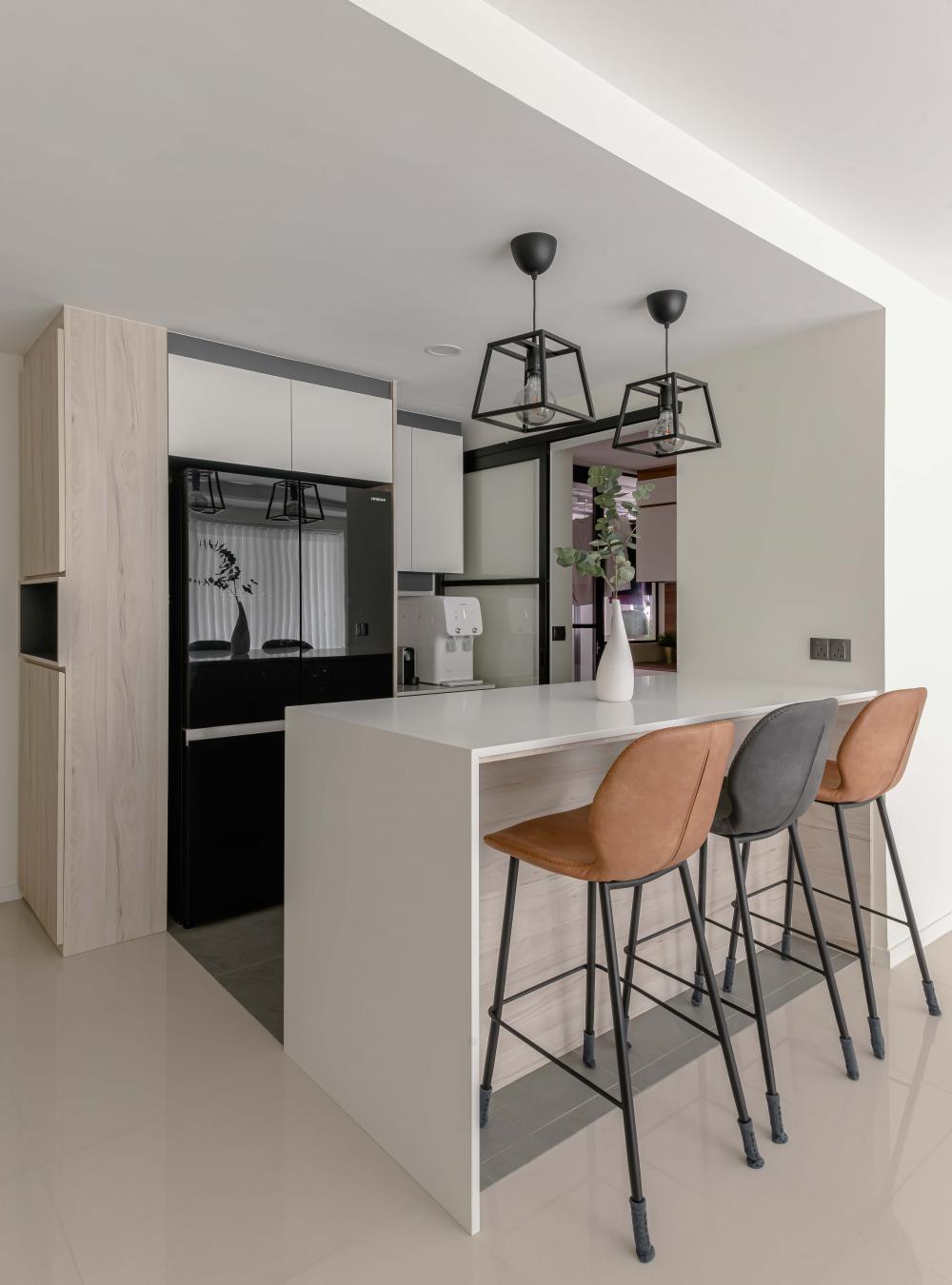 Contemporary Home Bar with Countertop and Bar Counter