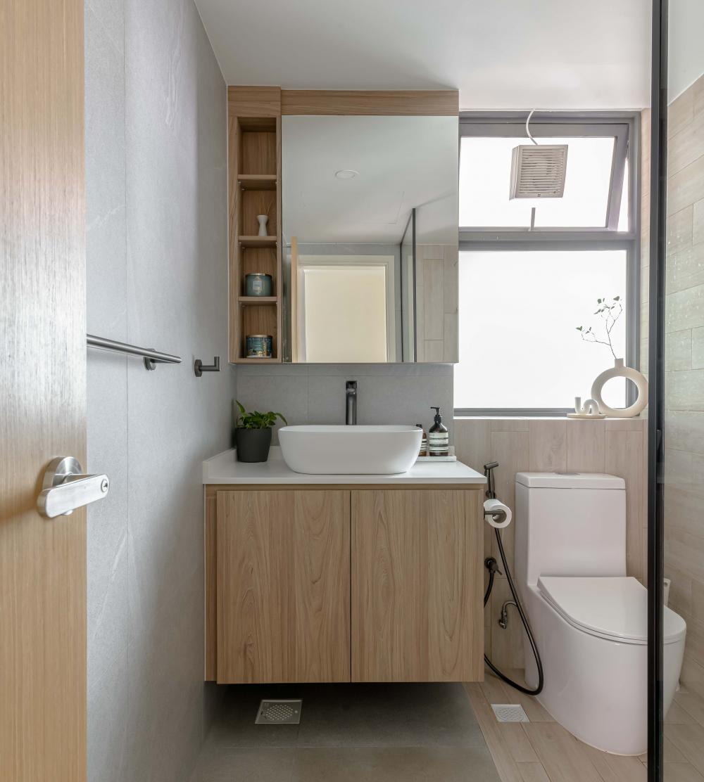 Contemporary Bathroom with Mirror and Shower Screen