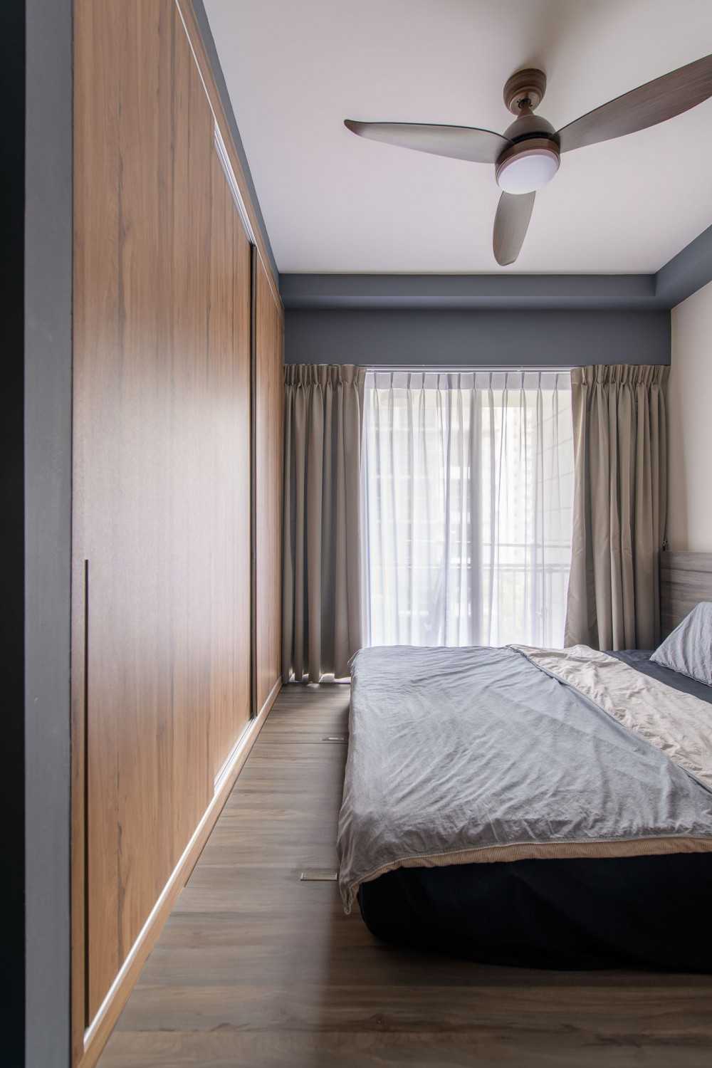Modern Bedroom with Platform Bed and Wardrobe