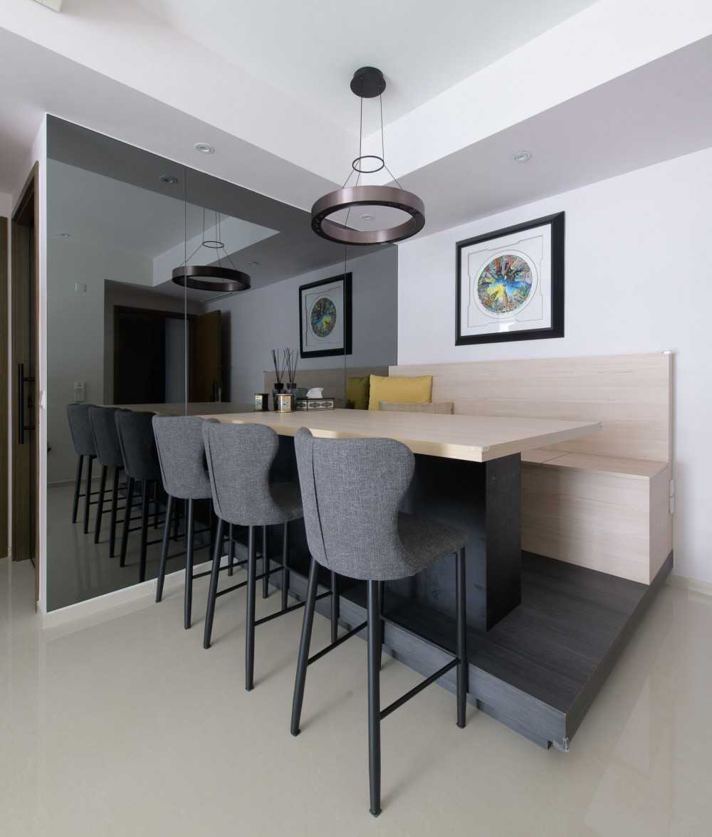 Modern Dining Room with Downlights and Dining Table