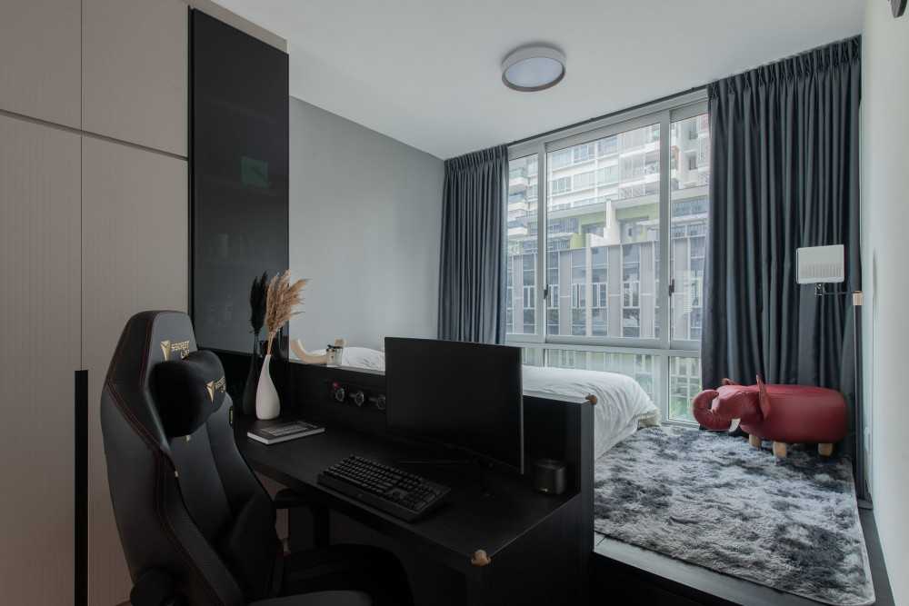 Modern Home Office with Desk and Desk Chairs