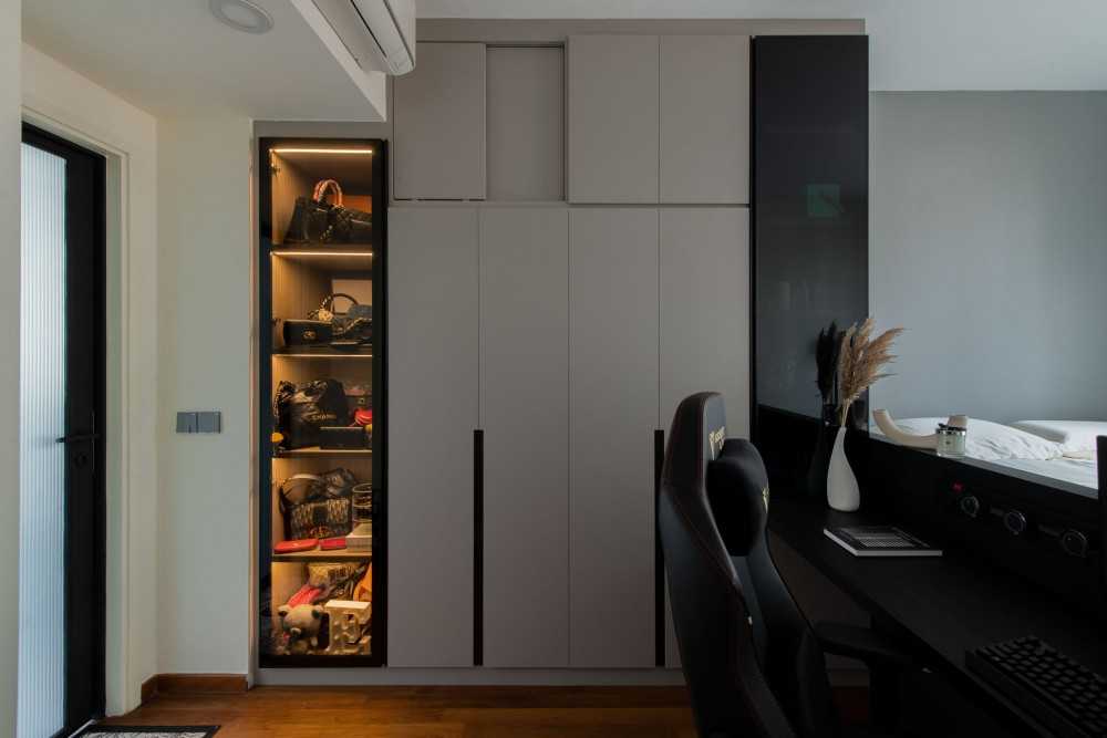 Modern Bedroom with Wardrobe and Closet