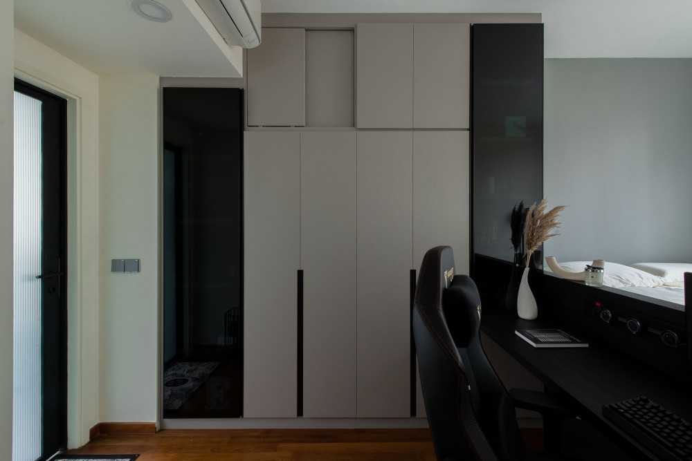 Modern Bedroom with Wardrobe and Closet