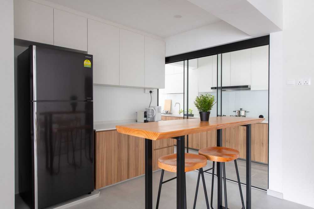 Scandinavian Kitchen with Kitchen Island and Breakfast Counter