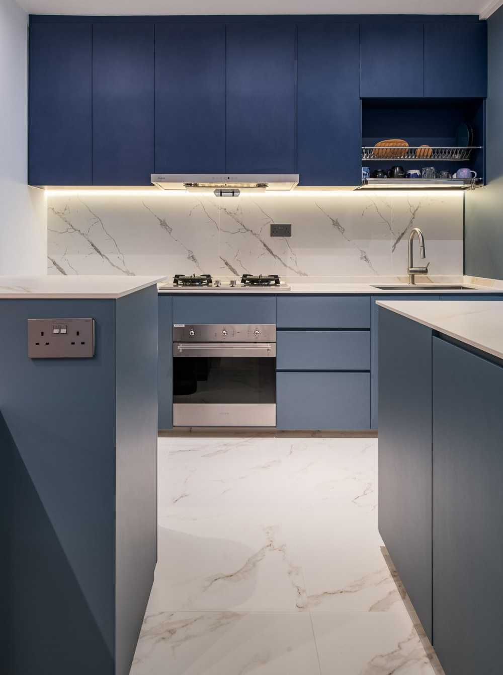 Scandinavian Kitchen with Countertop and Homogeneous Tiles
