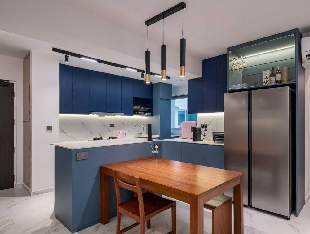 Scandinavian Kitchen with Countertop and Homogeneous Tiles