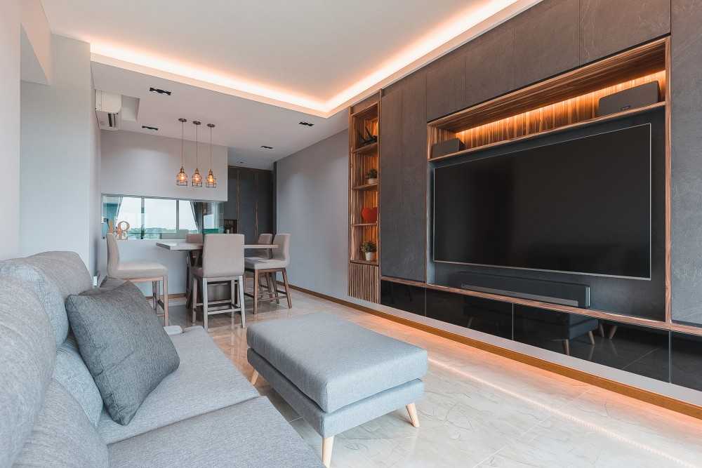 Contemporary Dining Room with Dining Table and Dining Chairs