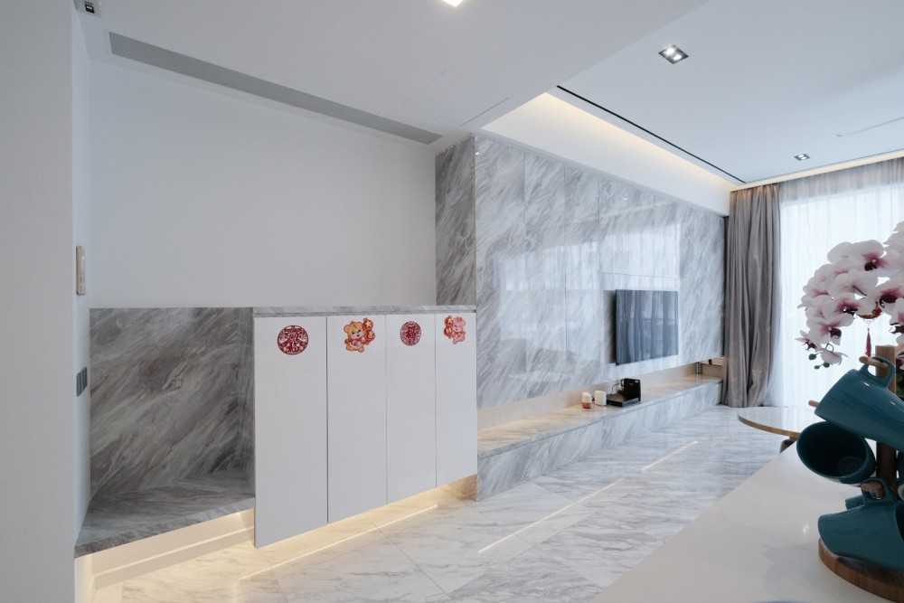 Modern Entryway with Seating Bench and Shoe Rack